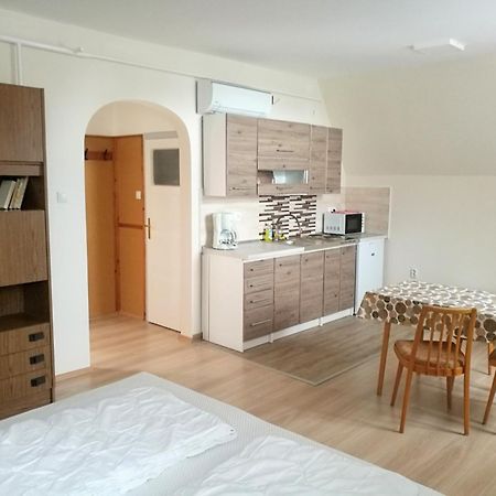Revesz Vendeghaz Hotel Harkány Buitenkant foto