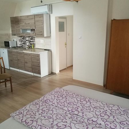 Revesz Vendeghaz Hotel Harkány Buitenkant foto