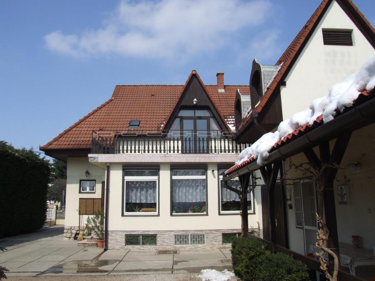 Revesz Vendeghaz Hotel Harkány Buitenkant foto