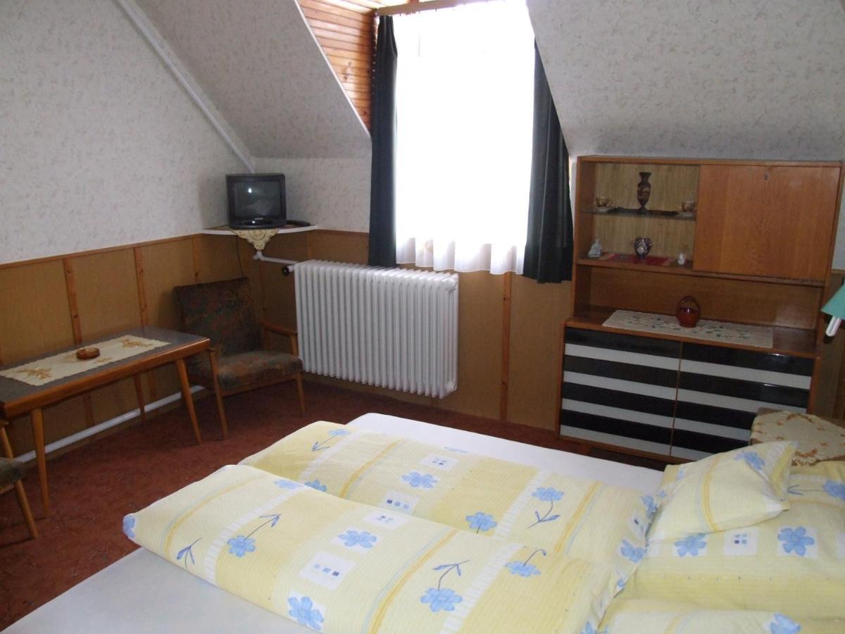 Revesz Vendeghaz Hotel Harkány Kamer foto