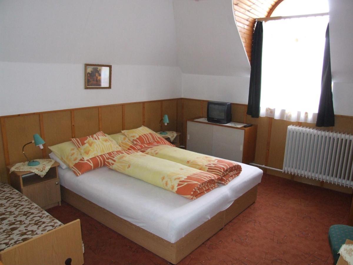 Revesz Vendeghaz Hotel Harkány Kamer foto