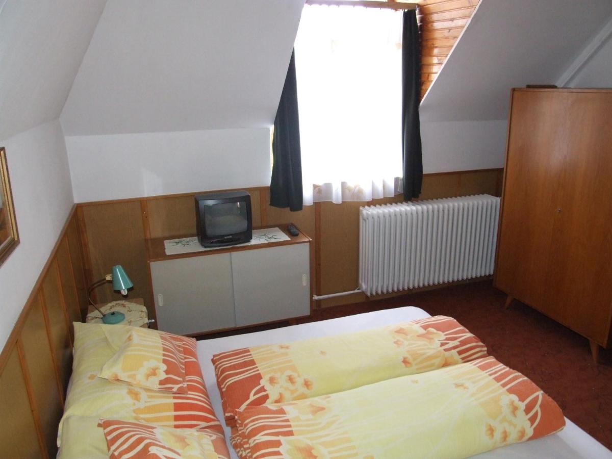 Revesz Vendeghaz Hotel Harkány Kamer foto