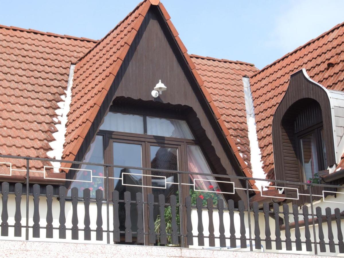 Revesz Vendeghaz Hotel Harkány Buitenkant foto
