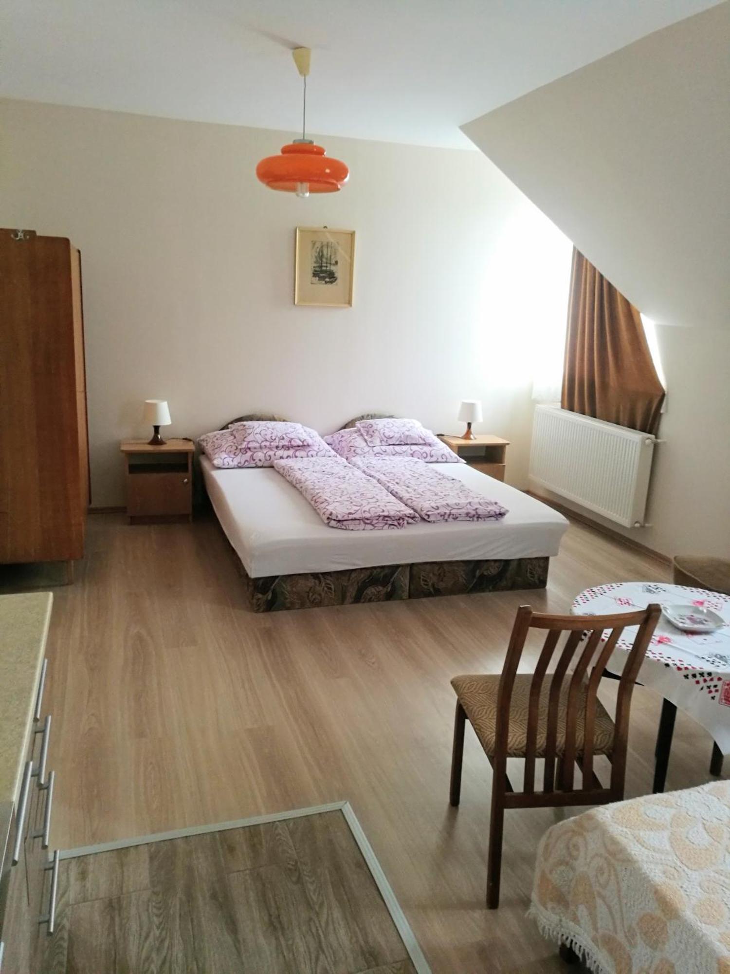 Revesz Vendeghaz Hotel Harkány Buitenkant foto