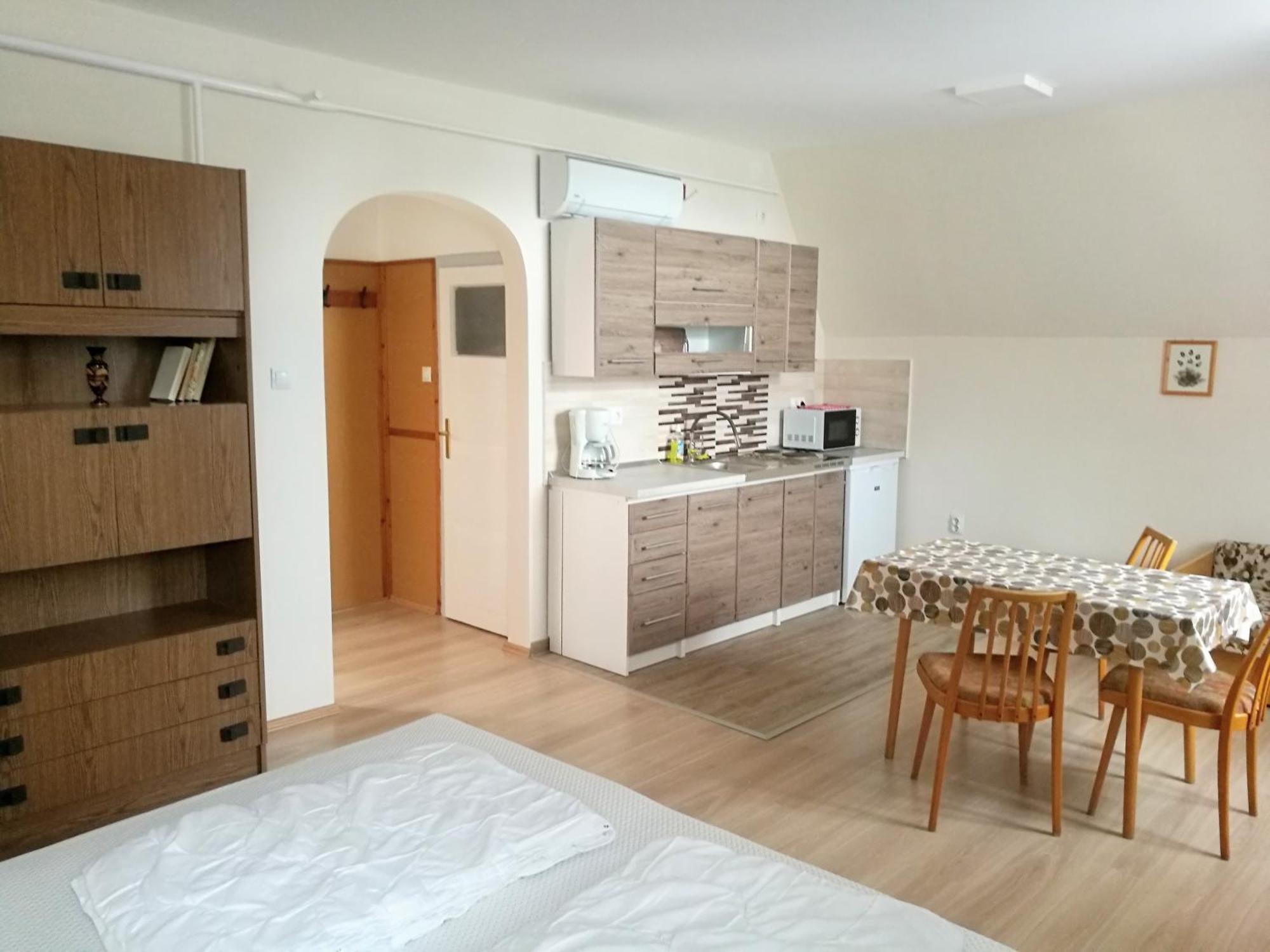 Revesz Vendeghaz Hotel Harkány Buitenkant foto